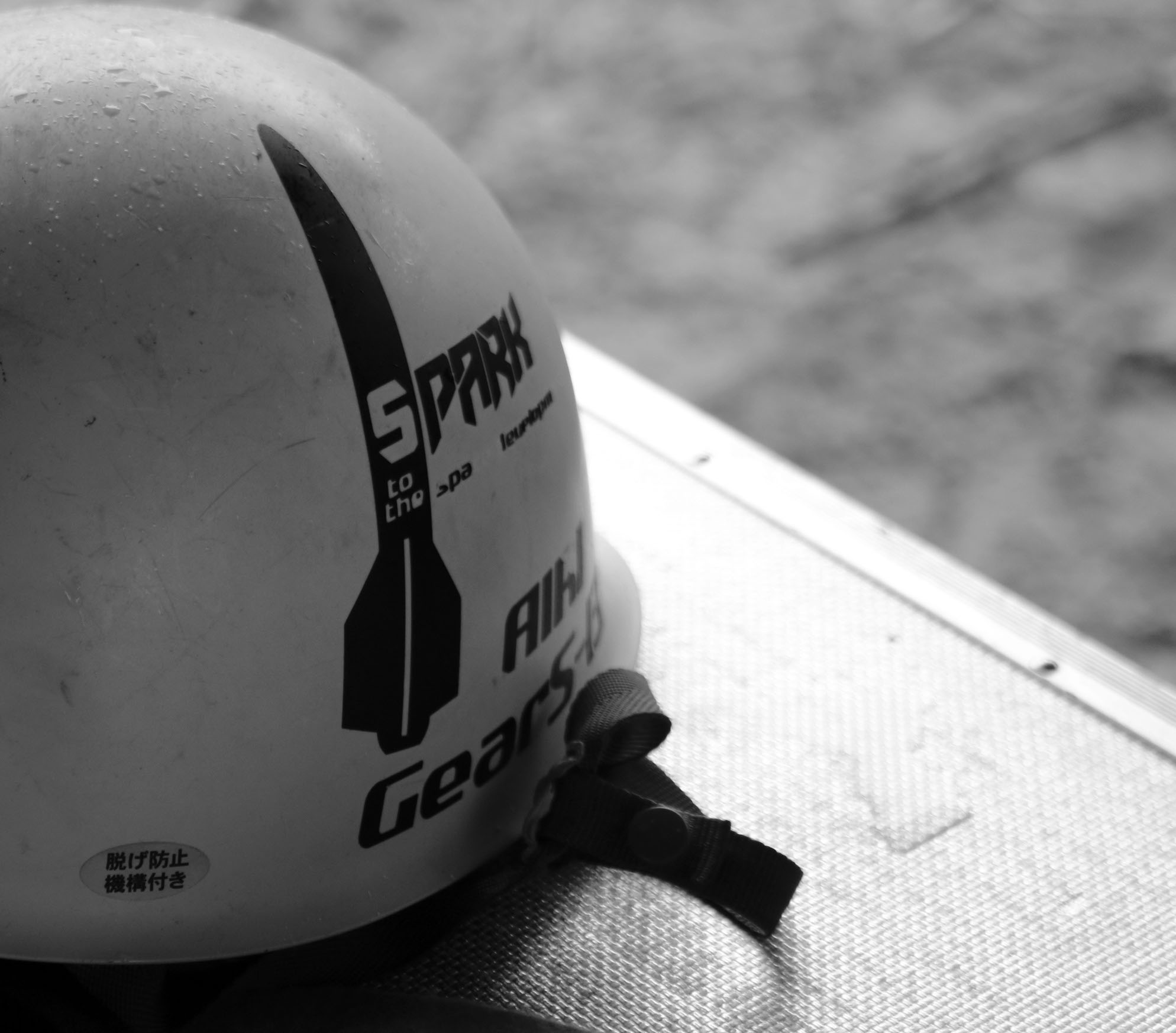 SPARKヘルメット